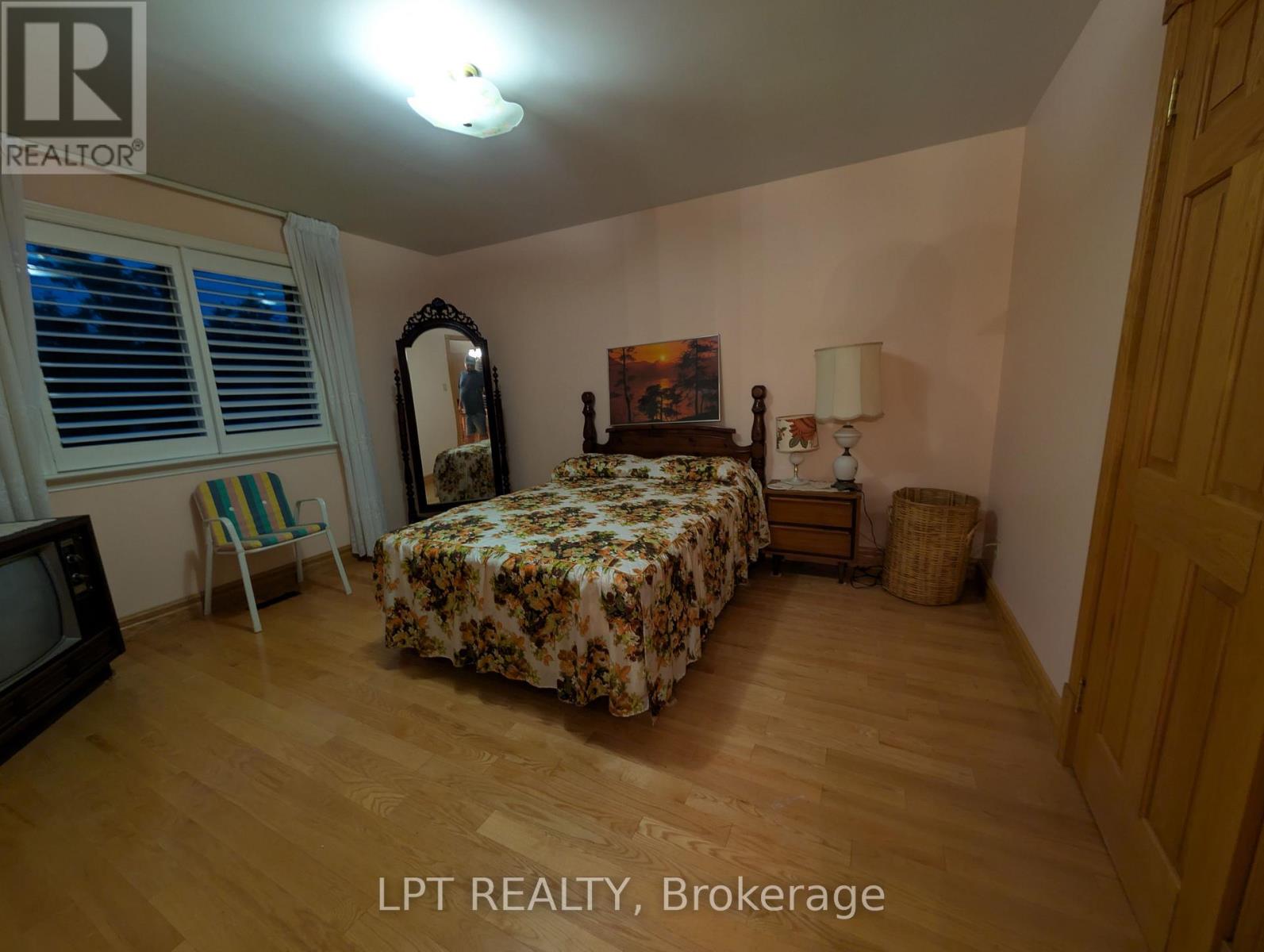47 PARKSIDE DRIVE - 24