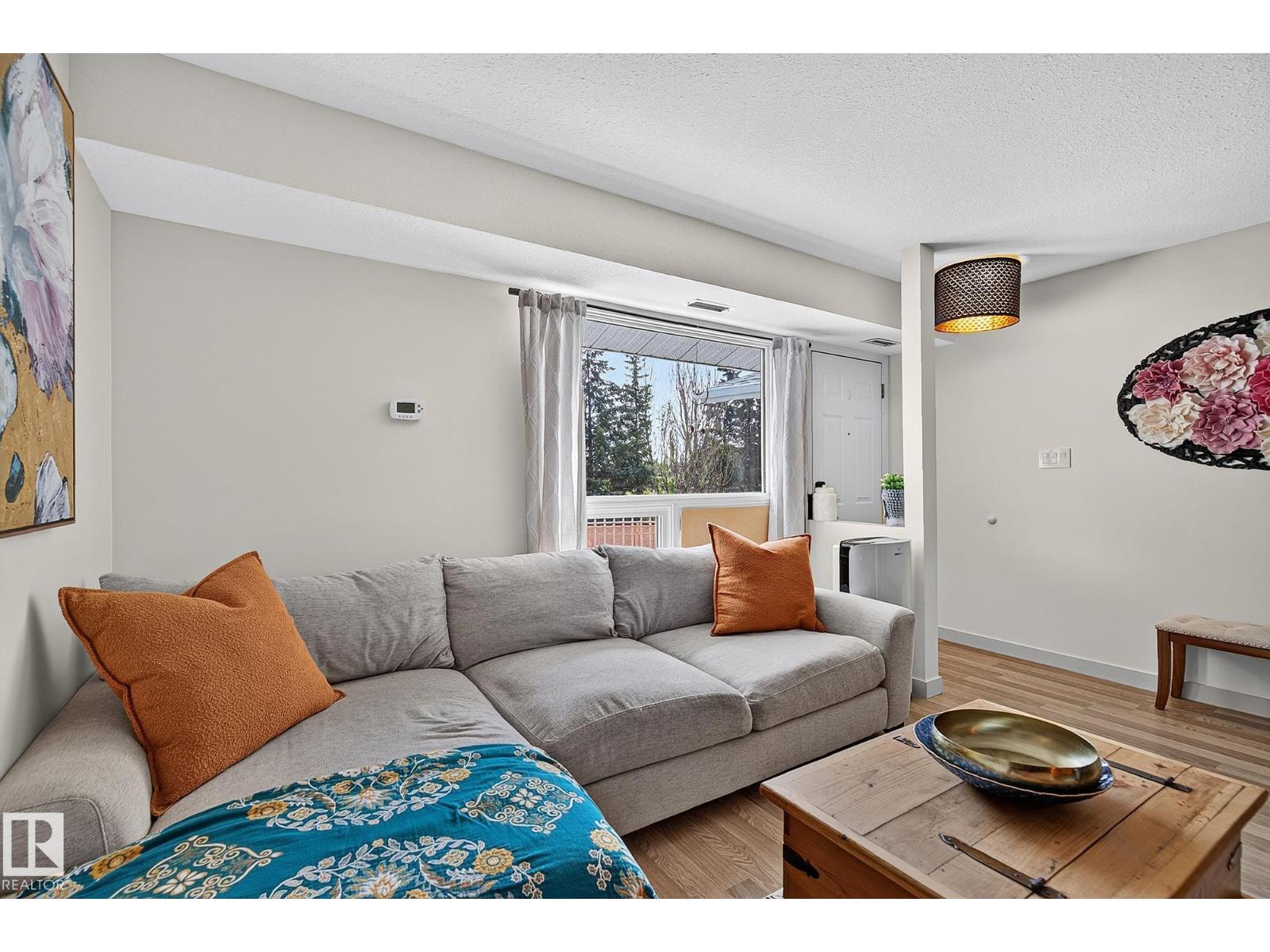 #29 2115 118 ST NW - 12