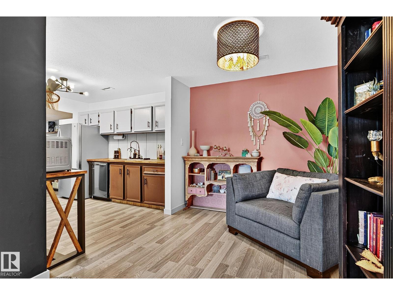 #29 2115 118 ST NW - 17