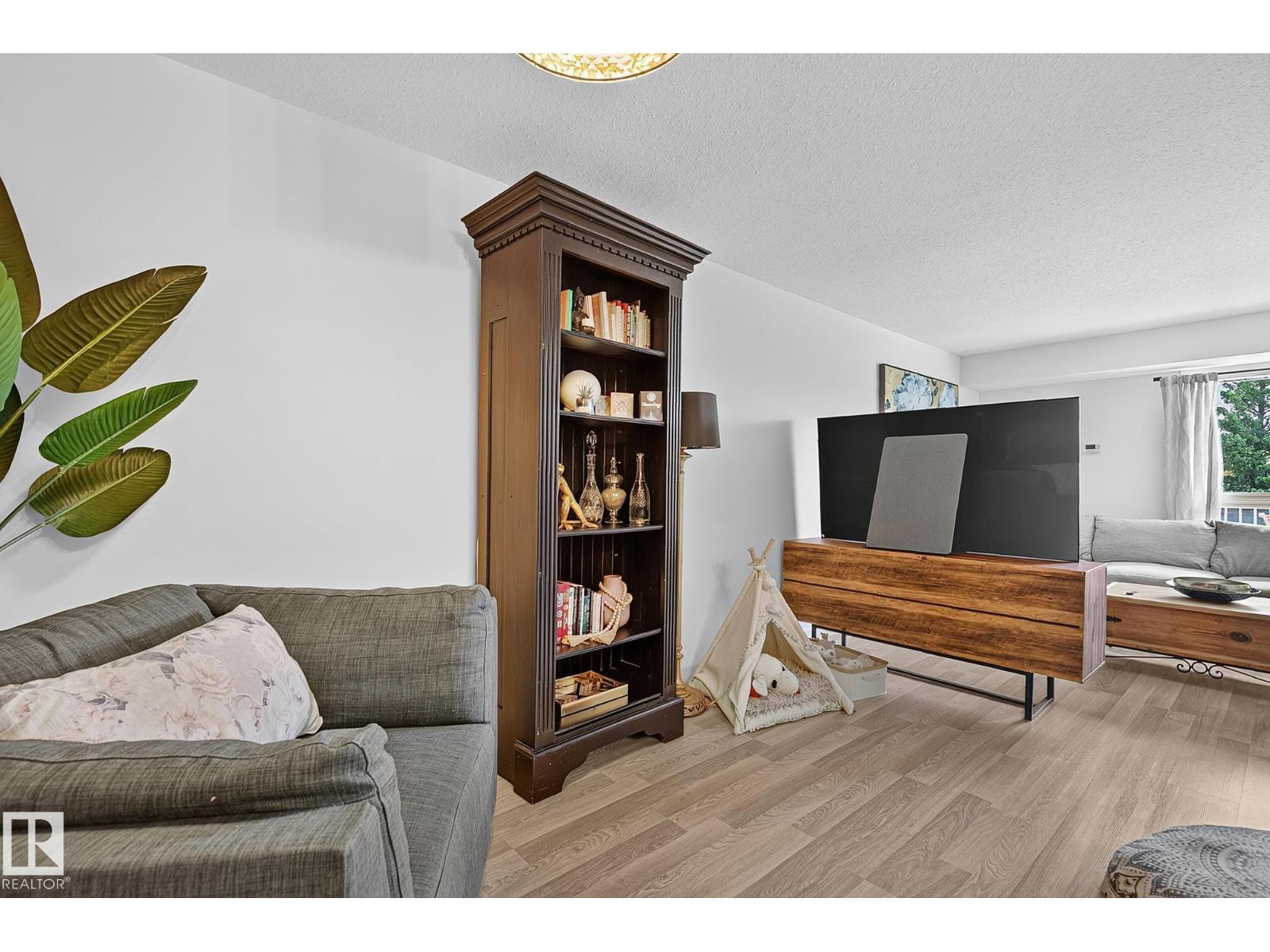 #29 2115 118 ST NW - 22