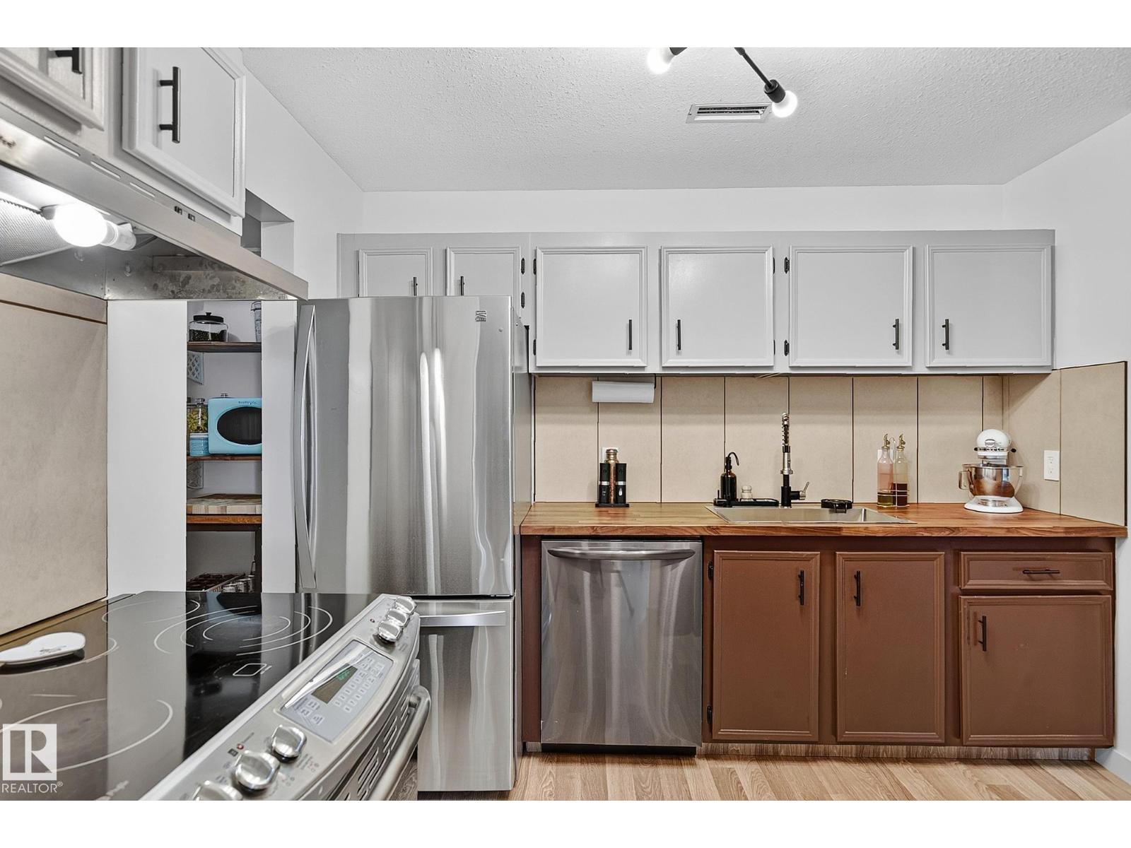 #29 2115 118 ST NW - 28