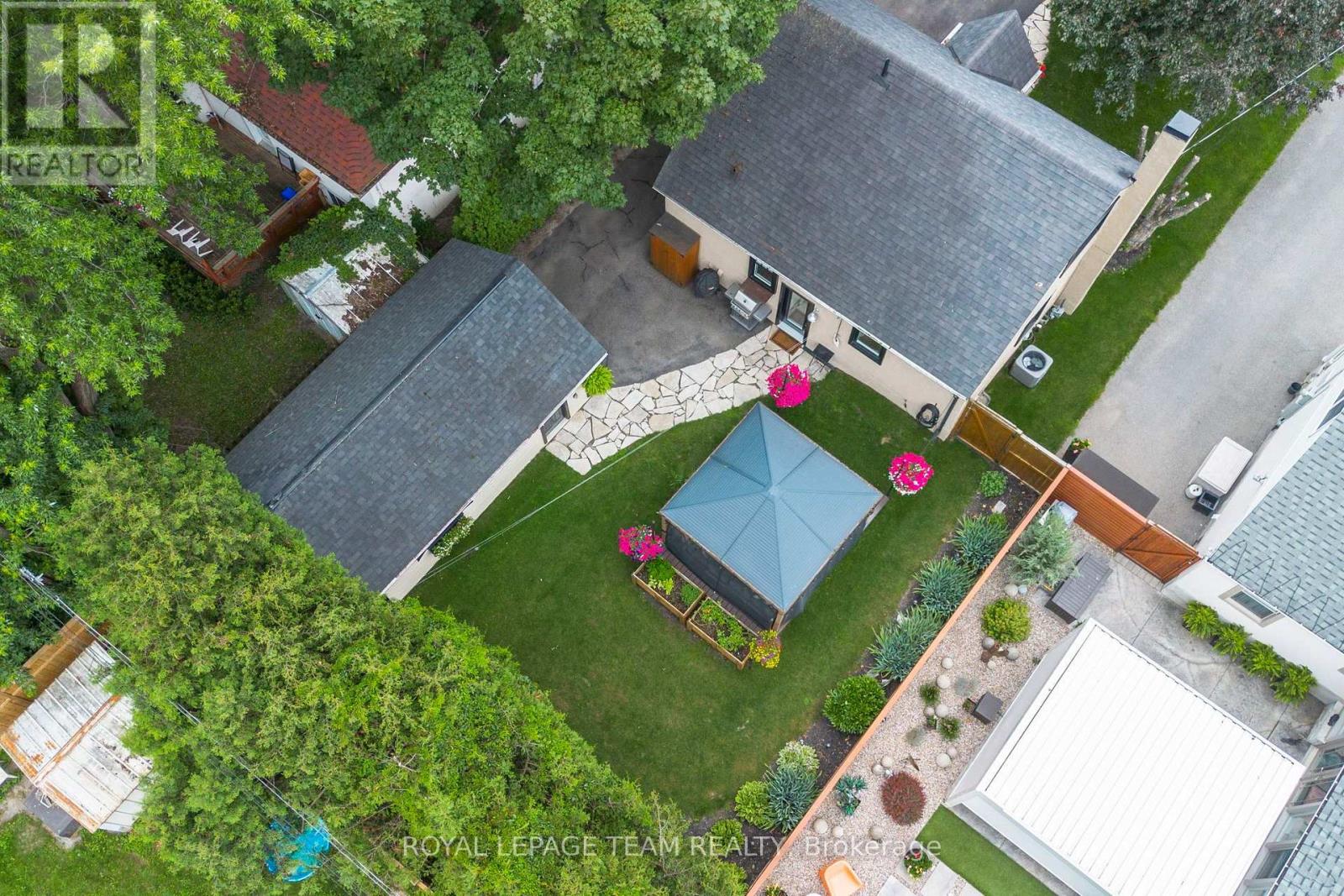 3 Bed, 3 Bath House for Sale in Ottawa – 185 CAMELIA AVENUE, Ottawa – MLS# X13648540 - Image 34