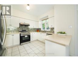 22 William Poole Way, Toronto, ON M2N7A7 Photo 13