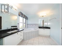 22 William Poole Way, Toronto, ON M2N7A7 Photo 31