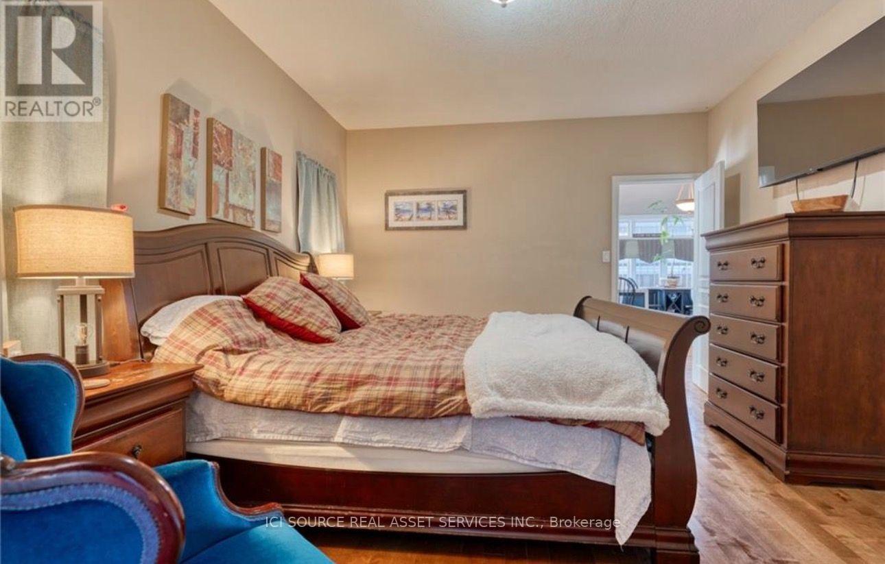 #7 31 BOOK ROAD - 16