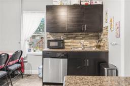 634 Pritchard Avenue, Winnipeg, MB R2W2K5 Photo 9