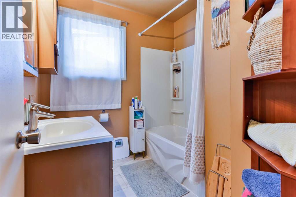710 15 Street North - Photo 12