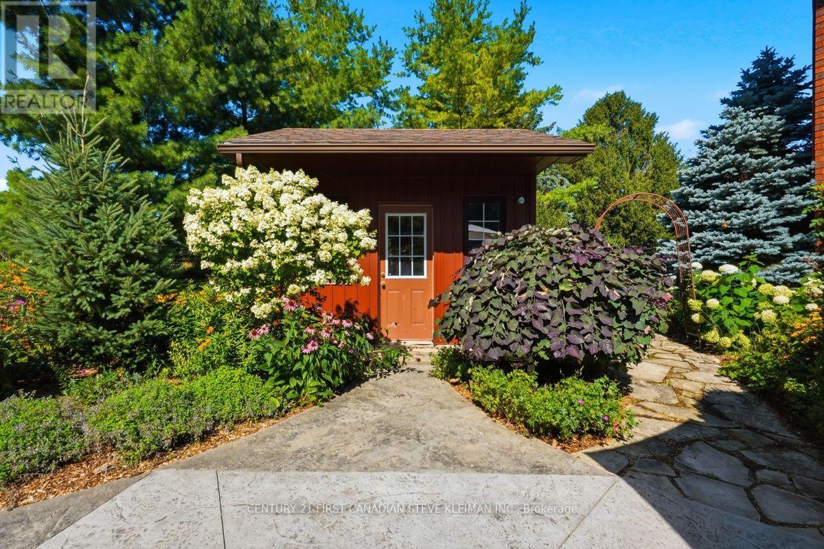 128 SALISBURY DRIVE - 34