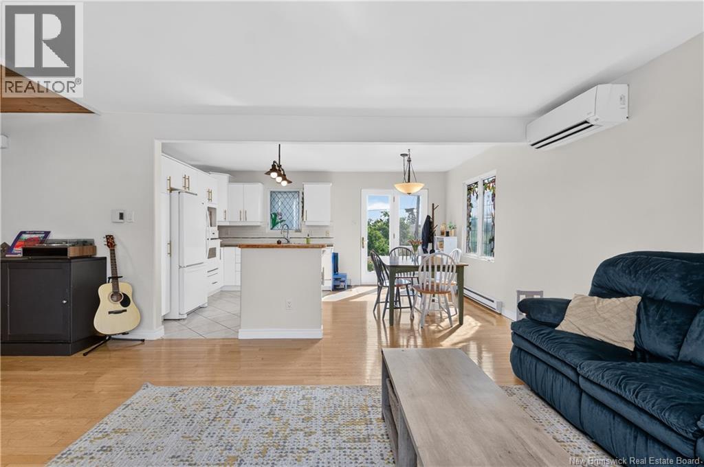223 Edgett Avenue - 8