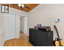 223 Edgett Avenue, photo 4