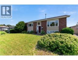 223 Edgett Avenue, photo 2
