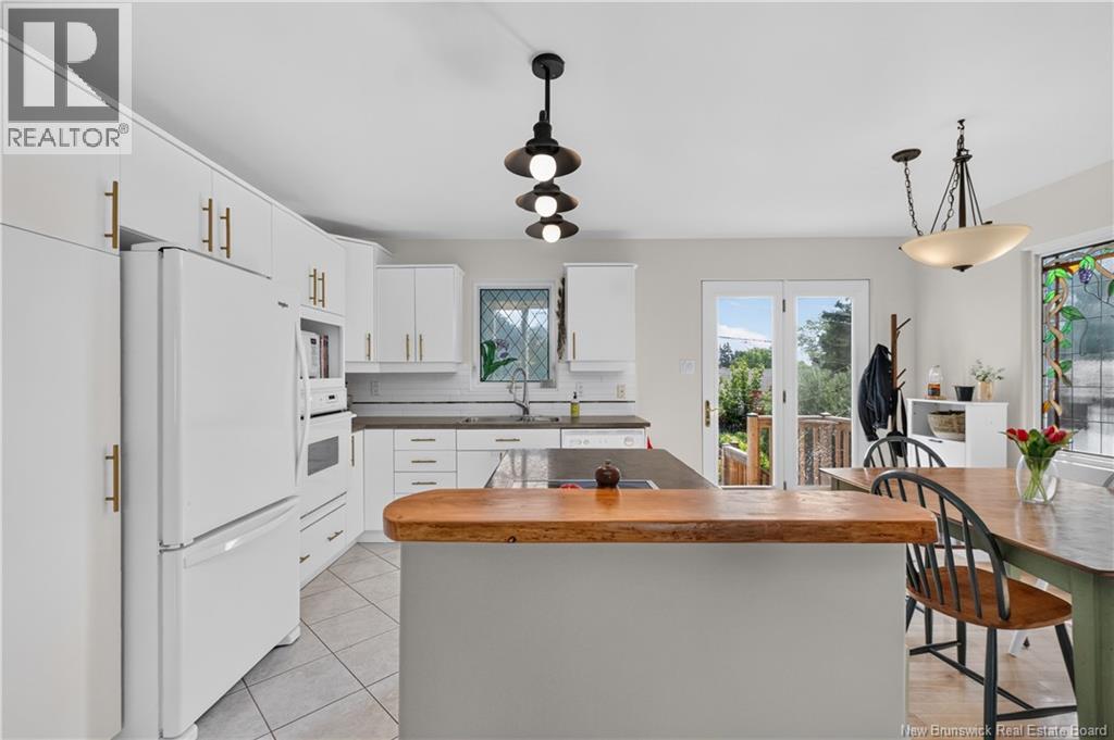 223 Edgett Avenue - 18