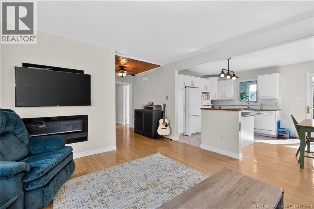 223 Edgett Avenue - 9
