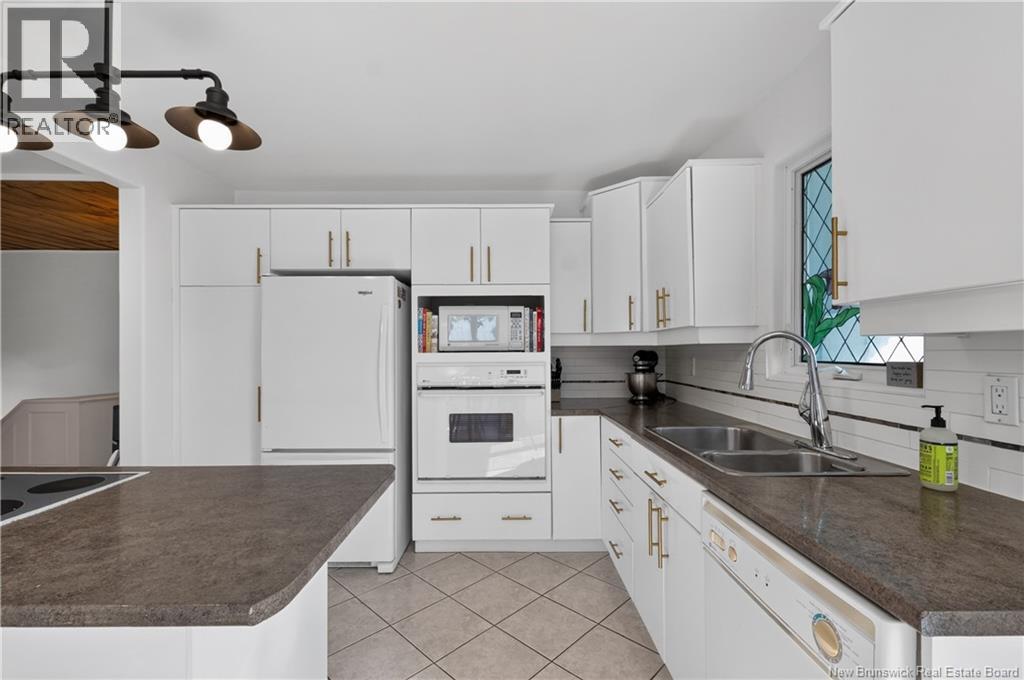 223 Edgett Avenue - 16