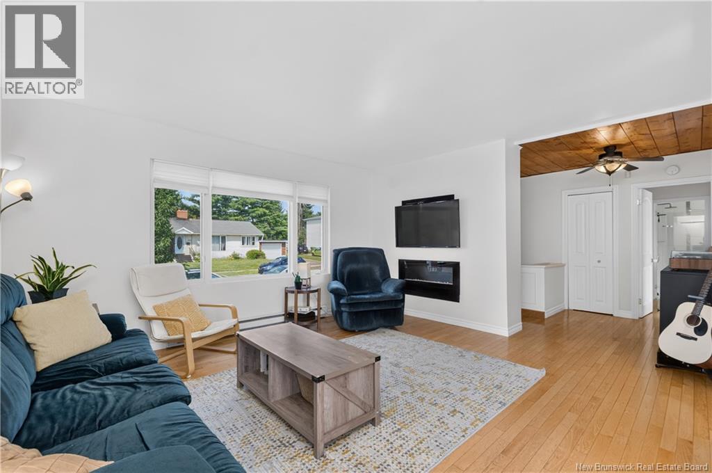 223 Edgett Avenue - 10