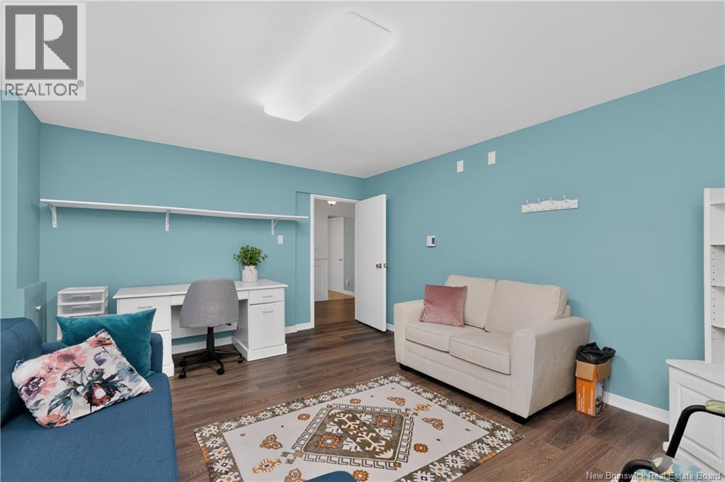 223 Edgett Avenue - 32