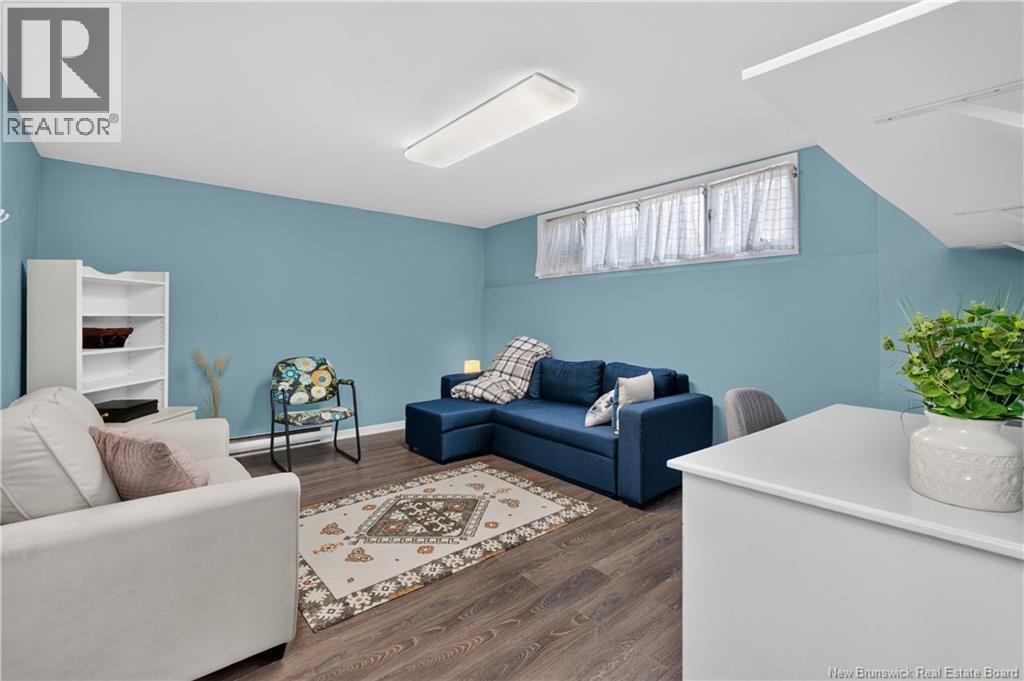 223 Edgett Avenue - 33