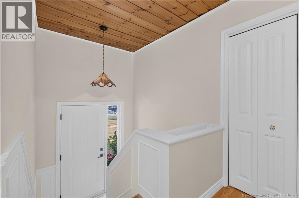223 Edgett Avenue - 29
