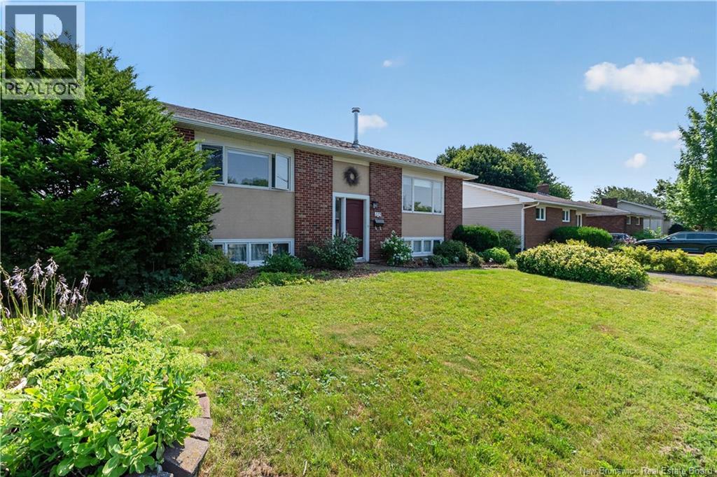 223 Edgett Avenue - 48