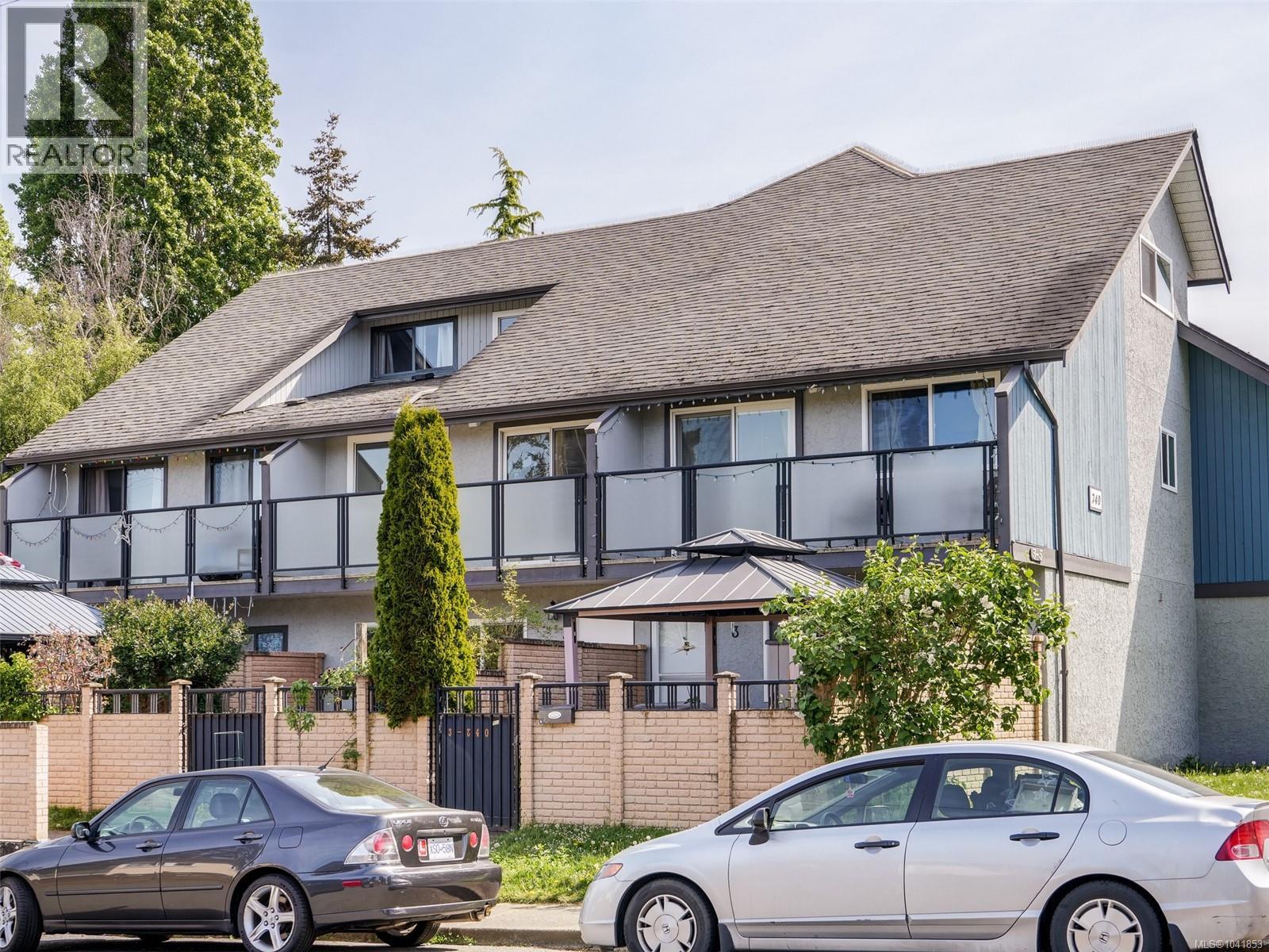 #4 740 Wilson St - Image 4