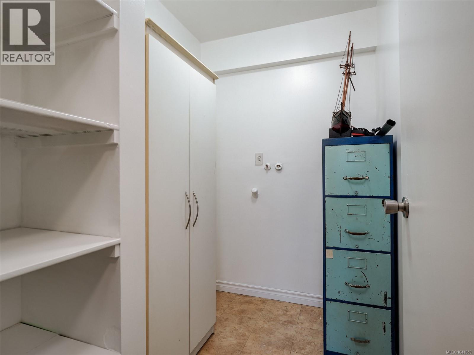 #4 740 Wilson St - Image 12