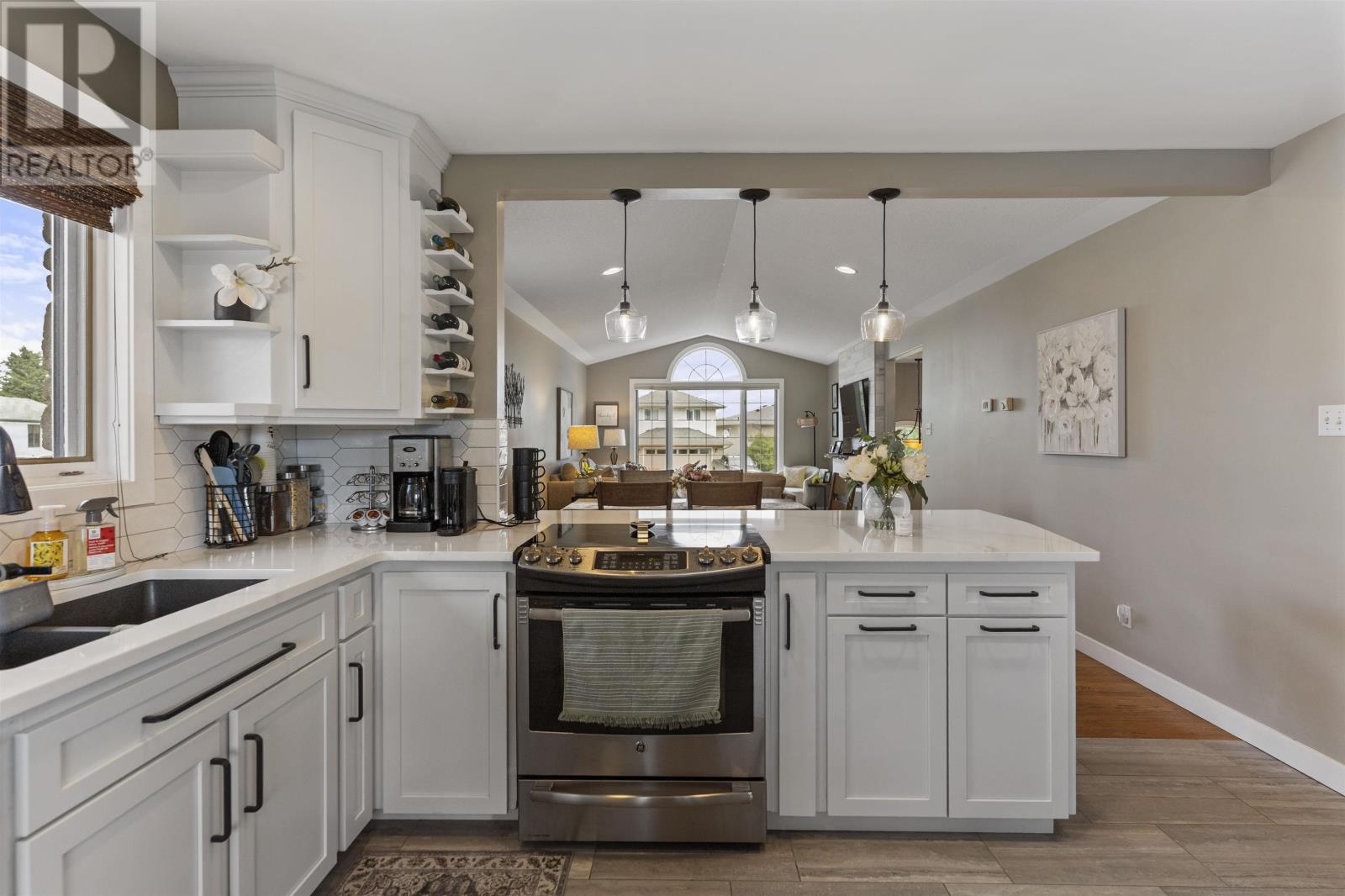 239 CARIBOU CRES - 14