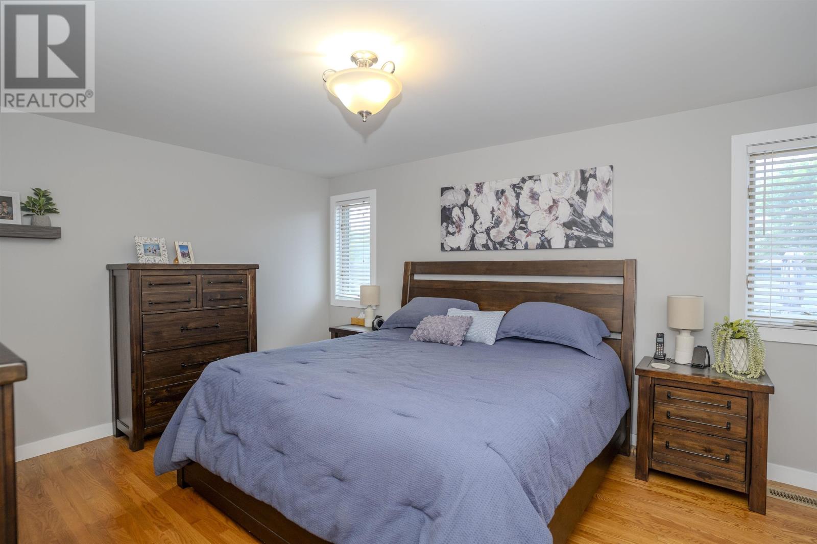 239 CARIBOU CRES - 25