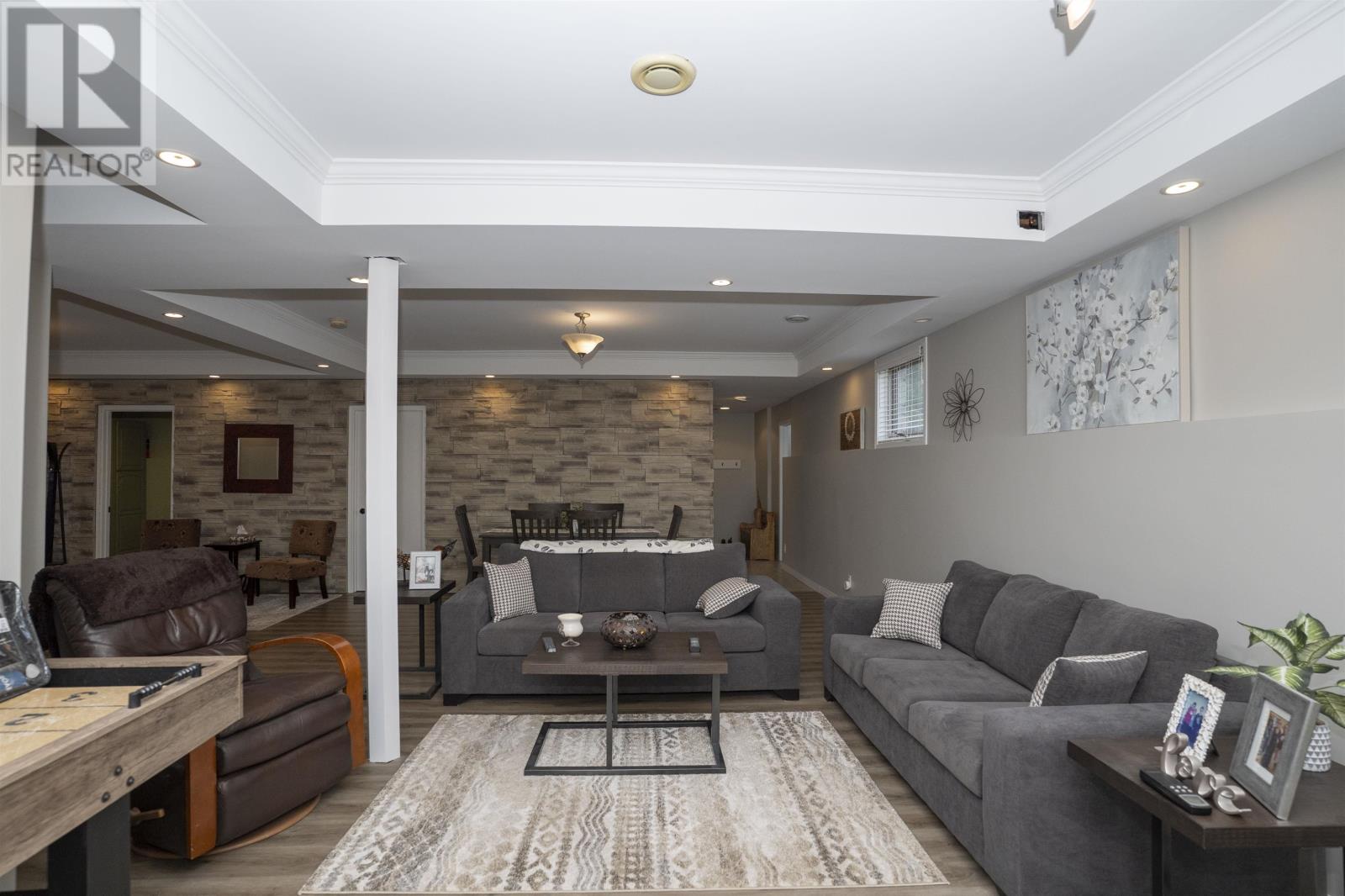239 CARIBOU CRES - Image 33