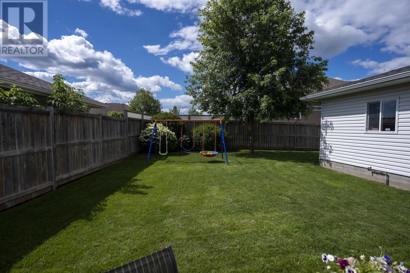 239 CARIBOU CRES - Image 40