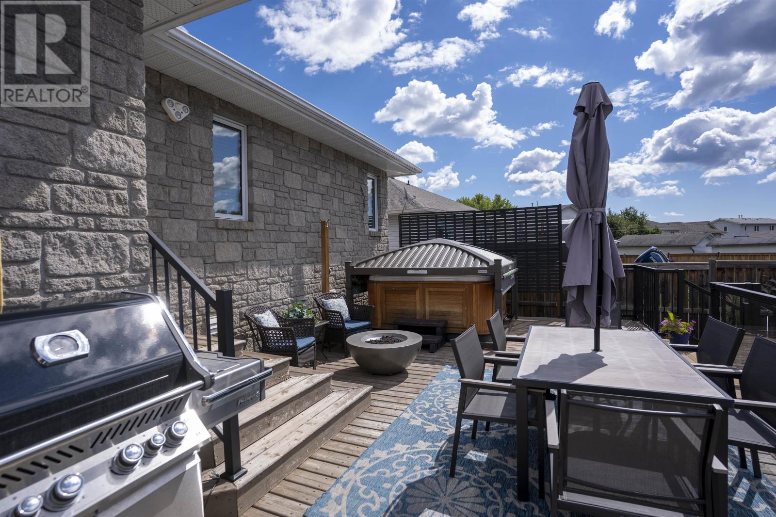 239 CARIBOU CRES - 45