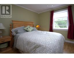 33 Warbury Street thumbnail 11
