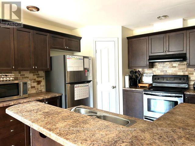 149 TANDALEE CRESCENT S - 7
