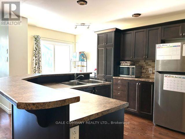149 TANDALEE CRESCENT S - 8