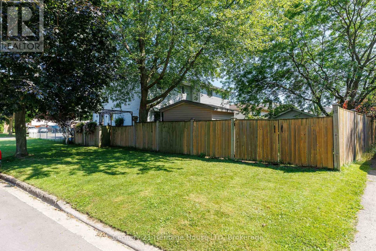 6477 MALIBU DRIVE - 38