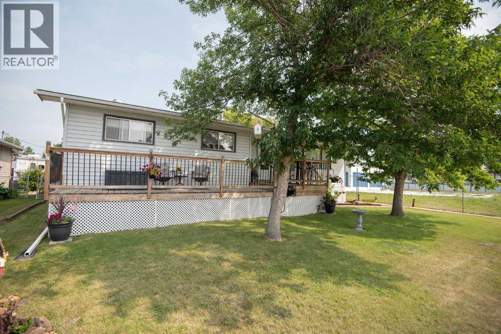 4606 51 Avenue, Bentley — photo 2