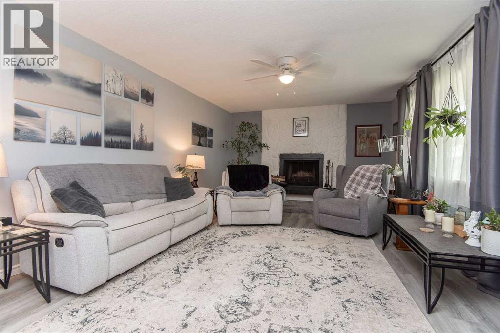 4606 51 Avenue, Bentley — photo 3