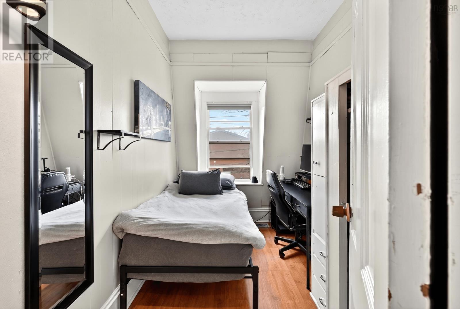 Property 26 of 35 of 2490 John Street