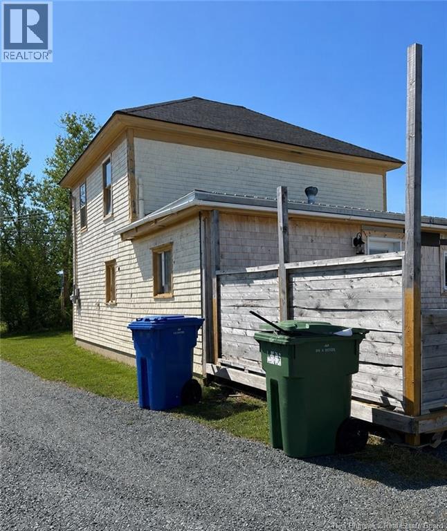 385 St-Pierre E, Caraquet — photo 3