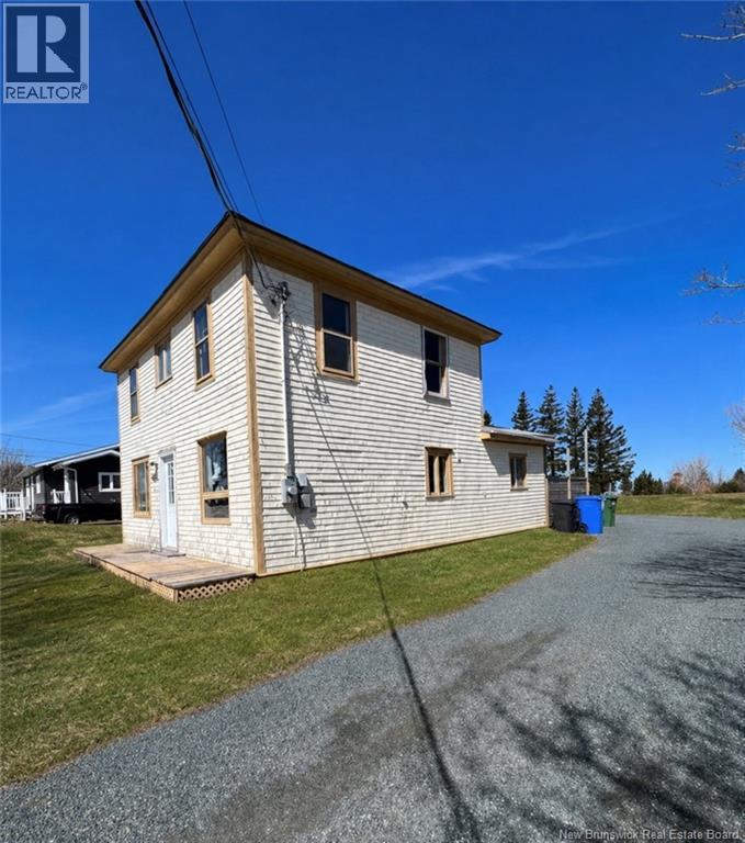 385 St-Pierre E, Caraquet — photo 2