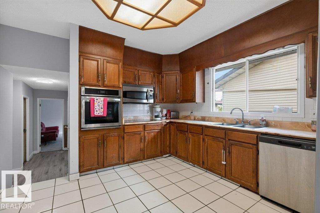 3205 104A Street NW - Photo 14