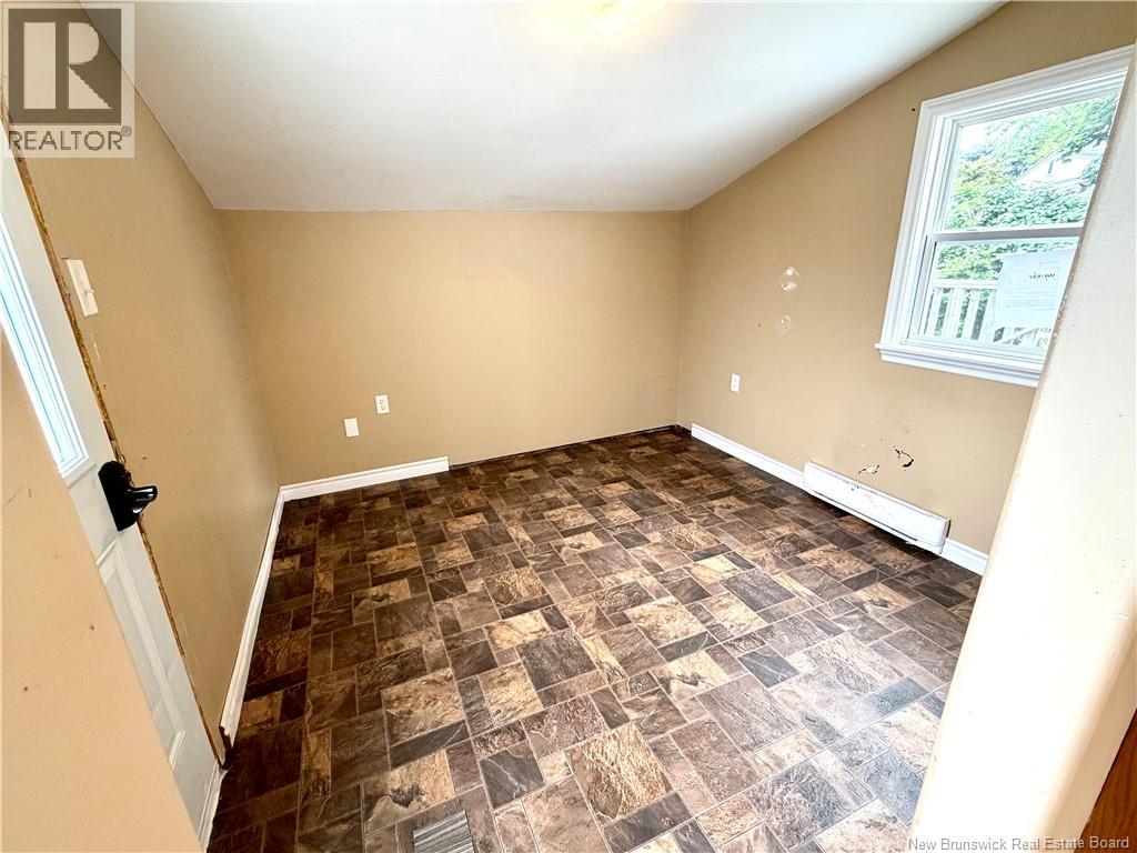 105 Beaverbrook Avenue - 12