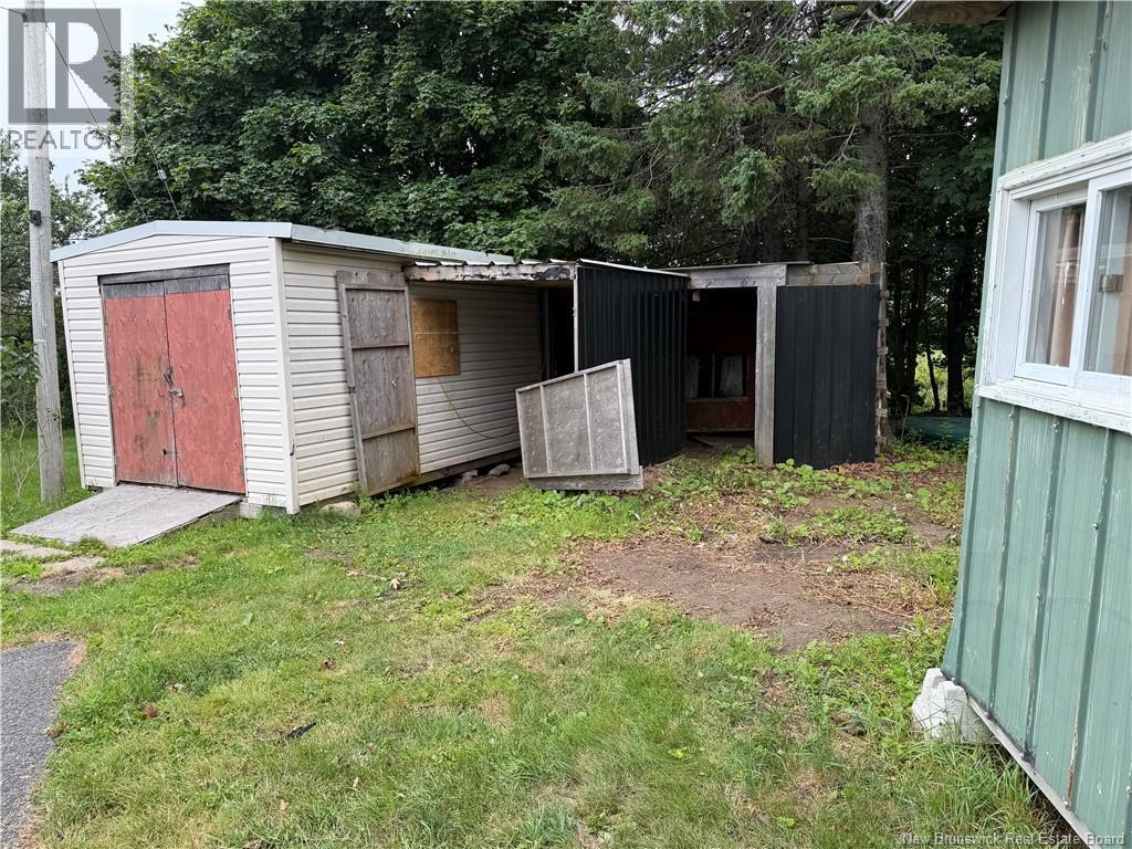105 Beaverbrook Avenue - 27