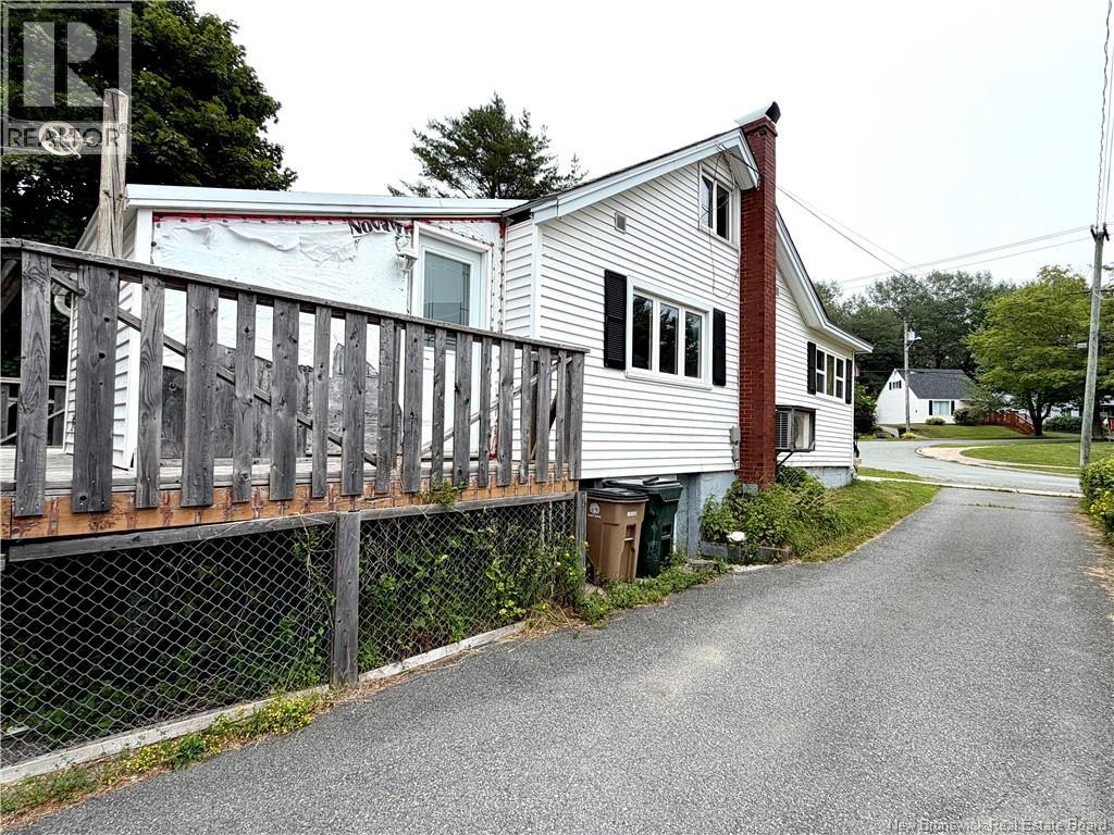 105 Beaverbrook Avenue - 29