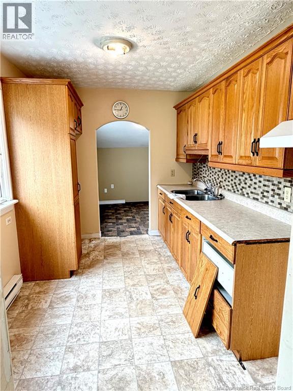 105 Beaverbrook Avenue - 4