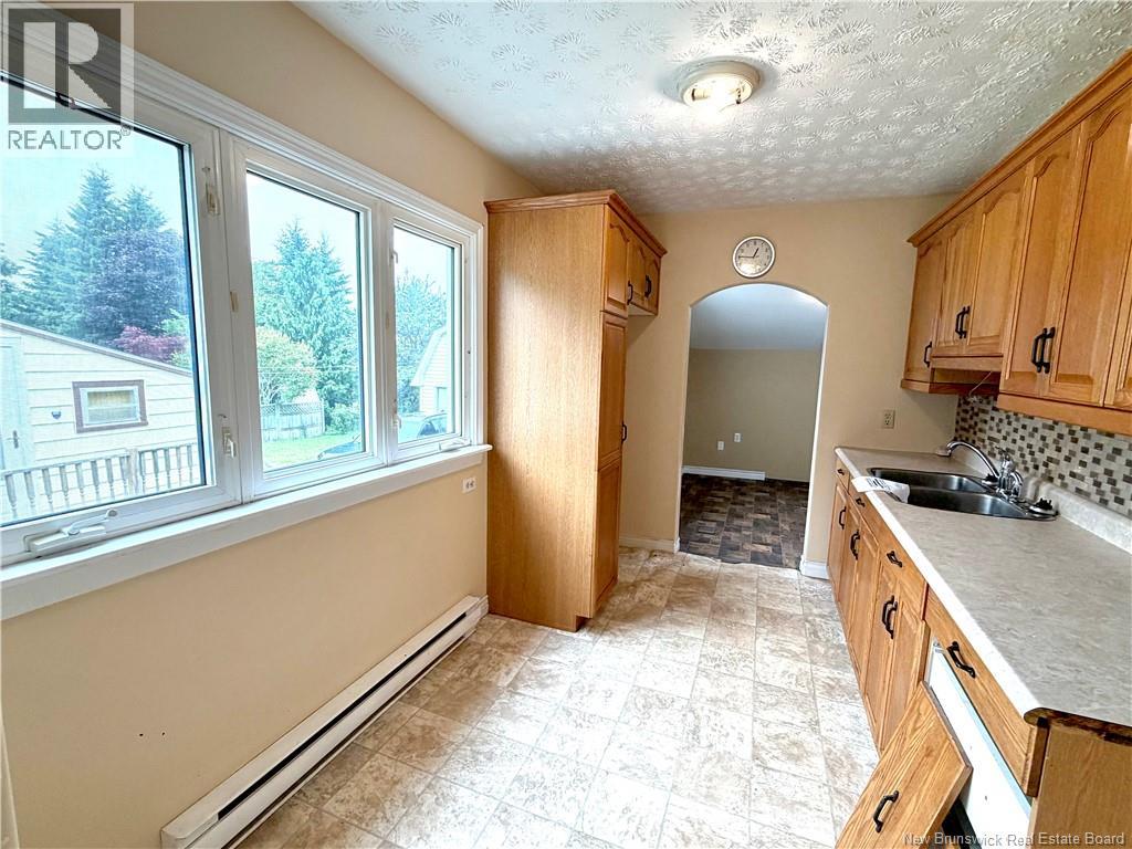 105 Beaverbrook Avenue - 7