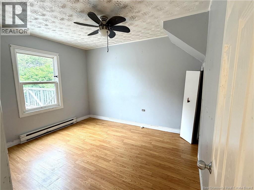 105 Beaverbrook Avenue - 9