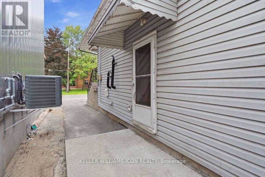 313 SAVARD AVENUE - 37