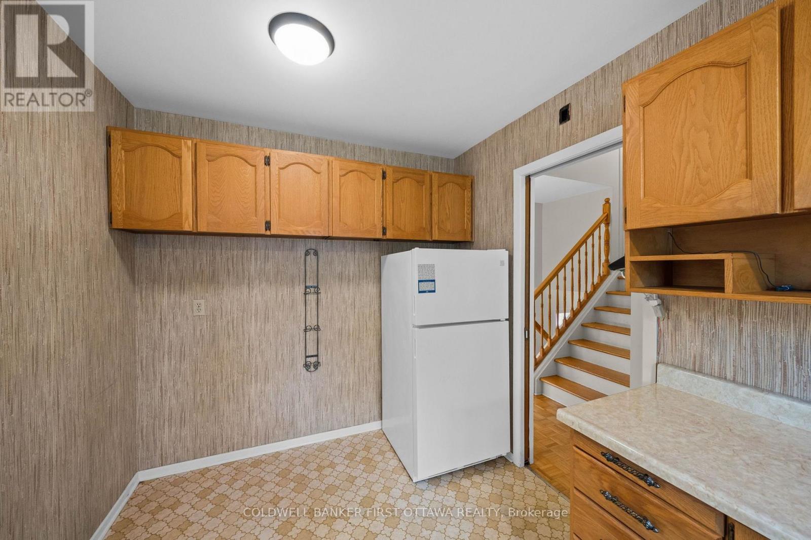 3 Bed, 2 Bath House for Sale in Ottawa – 5310 MCLEAN CRESCENT, Ottawa – MLS# X13648700 - Image 12