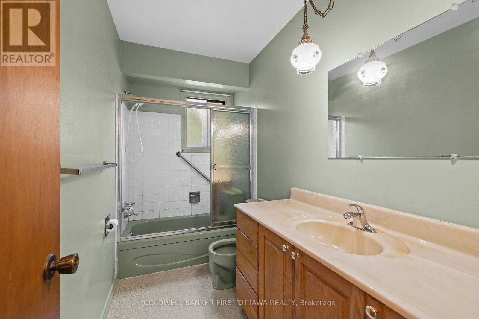 3 Bed, 2 Bath House for Sale in Ottawa – 5310 MCLEAN CRESCENT, Ottawa – MLS# X13648700 - Image 20