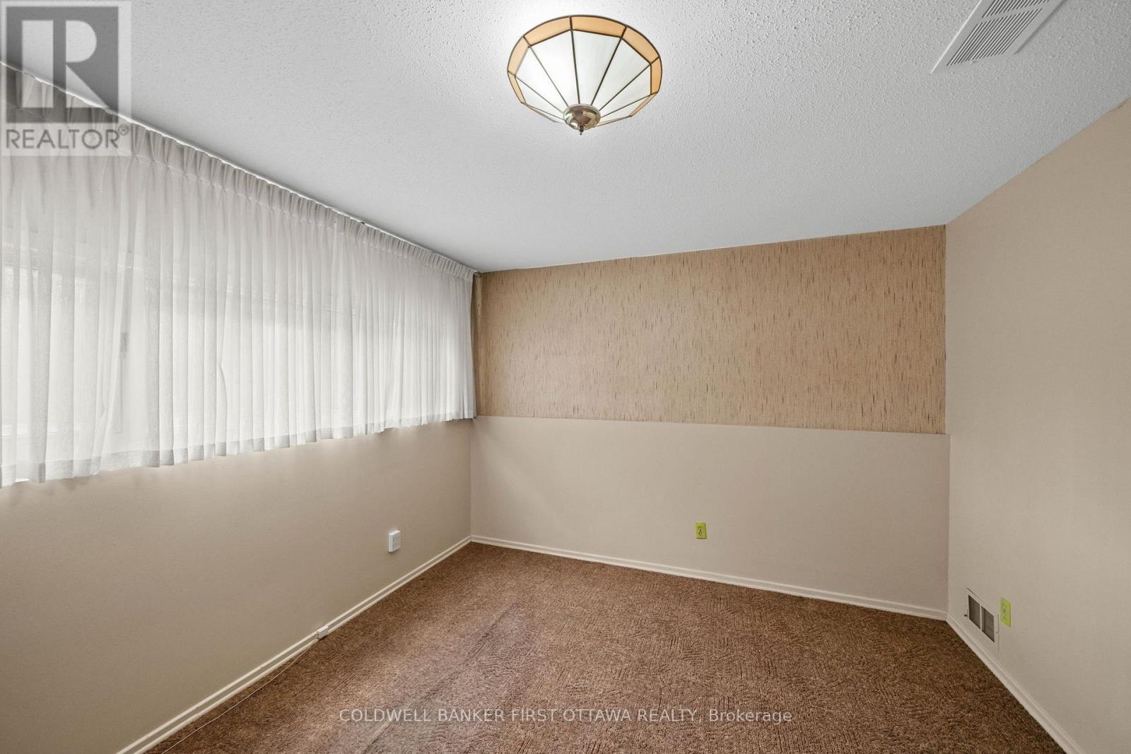 3 Bed, 2 Bath House for Sale in Ottawa – 5310 MCLEAN CRESCENT, Ottawa – MLS# X13648700 - Image 21